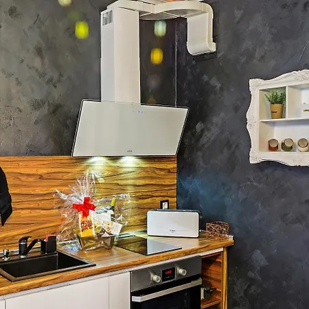 Amaya Apartment